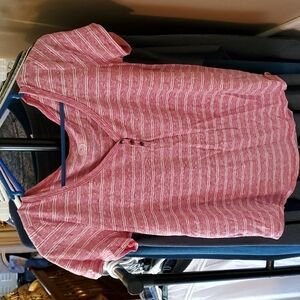 So relaxed fit tee. Size small